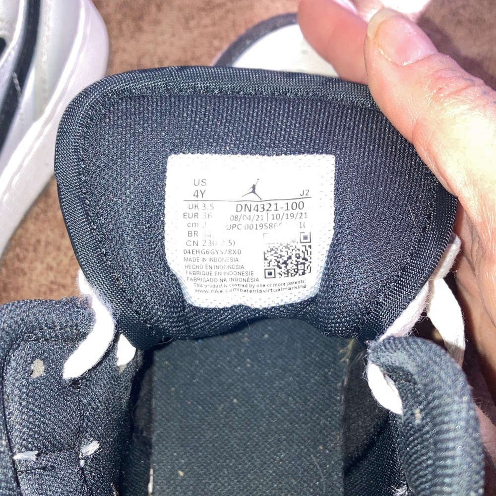 Nike Jordans Black and pearl White High-Top Sneakers - Picture 6 of 6